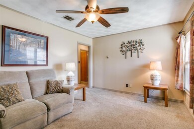 427 E Ellen Ave, Hurst, TX 76053 - photo 5