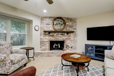 4036 Laura Leigh Dr, Friendswood, TX 77546 - photo 6