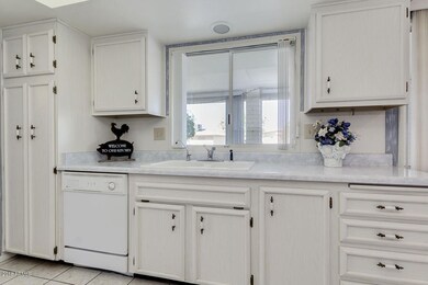 Light & Bright Kitchen