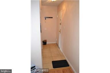 3961 Lyndhurst Dr unit 302, Fairfax, VA 22031 - photo 5