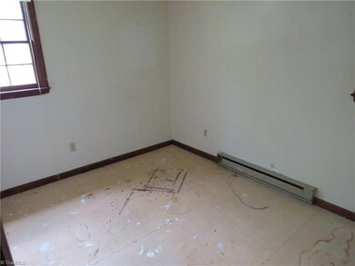 522 Staples St, Reidsville, NC 27320 - photo 6