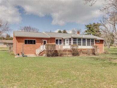Welcome to1122 Pleasantview Ave in North Canton