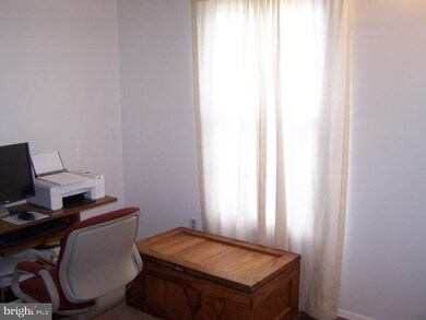 3801 Evans Trail Ct, Beltsville, MD 20705 - photo 4