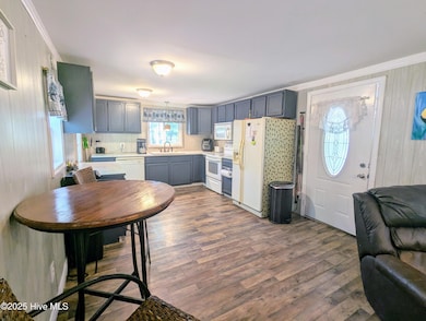 kitchen/dining