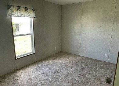 423 E Erie Dr, Fort Pierce, FL 34946 - photo 6