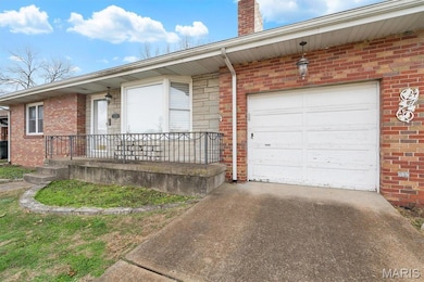 5938 Keith Place, Saint Louis, MO 63109 - photo 4