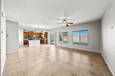 Huge, open floor plan, perfect for any arrangement