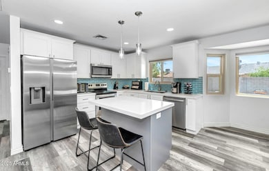 4606 W Park Ave-large-007-017-4606 W Par