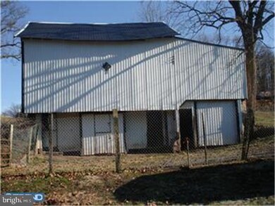 213 Freemansville Rd, Reading, PA 19607 - photo 2