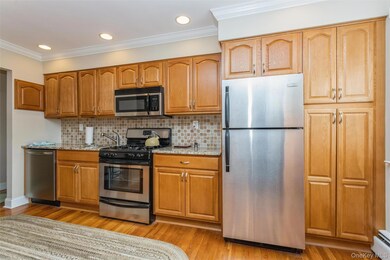 235 N Middletown Rd unit E, Pearl River, NY 10965 - photo 4