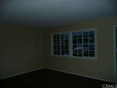 13544 Living room