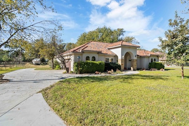 121 Guyler Ln, Del Rio, TX 78840 - photo 2