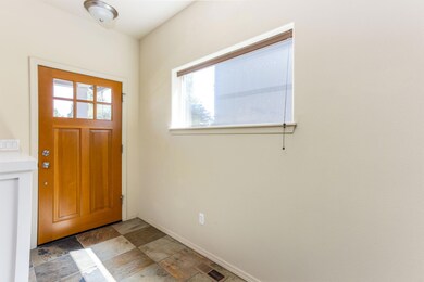 4-web-or-mls-20409 Pennhollow Lane-4