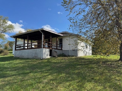 360 Hayes Ln, Wellston, OH 45692 - photo 2