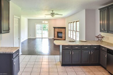 Open kitchen and great room - the perfect entertai