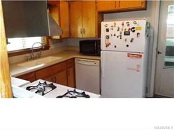 174 Lawrence St, Prattville, AL 36067 - photo 6