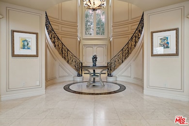 19016 Devonport Ln, Tarzana, CA 91356 - photo 5