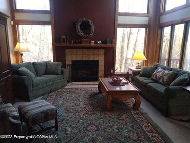 114 N Iroquois Cir, Hazleton, PA 18202 - photo 7