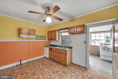 3102 Marion St, Reading, PA 19605 - photo 7