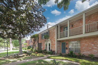 10325 Briar Forest Dr unit 210, Houston, TX 77042 - photo 2