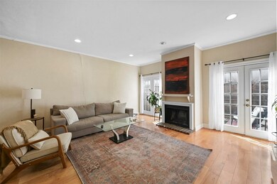 2727 Shelby Ave unit D, Dallas, TX 75219 - photo 3