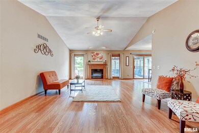 2809 Rainier Dr, Springfield, IL 62704 - photo 4