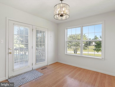 868 Oak Lee Dr, Ranson, WV 25438 - photo 6