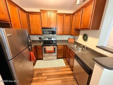 1904 Covengton Way unit 203, Greenville, NC 27858 - photo 5