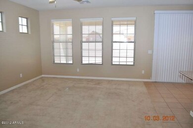 FAMILY ROOM (2)
