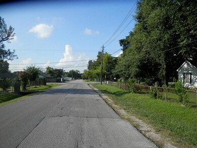 317 E Rogers St unit 2, Houston, TX 77022 - photo 7