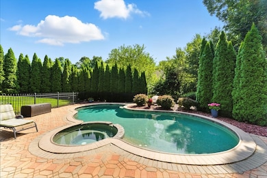 238 Elizabeth Dr, Ludlow, MA 01056 - photo 3