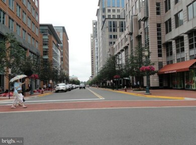 1629 Parkcrest Cir unit 8A/300, Reston, VA 20190 - photo 4