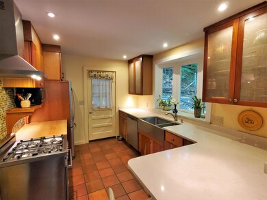 2 Sand Hill Rd, Putney, VT 05346 - photo 6