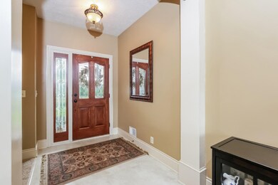007-Foyer-3262835-medium
