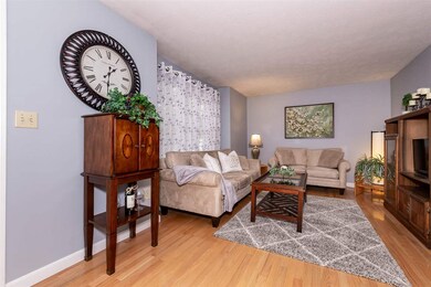 21 Cranleigh Mews unit U305, Nashua, NH 03063 - photo 4