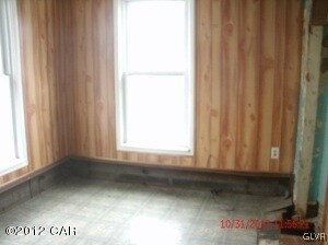 127 N Church St, Hazleton, PA 18201 - photo 5
