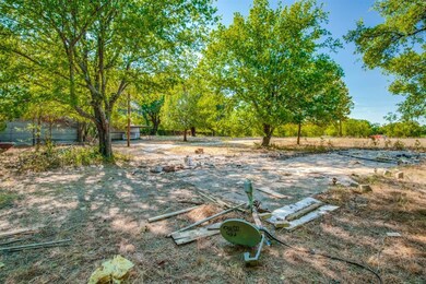 801 J e Woody Rd, Springtown, TX 76082 - photo 5