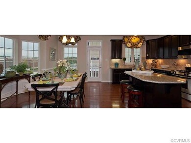KITCHEN/DINING