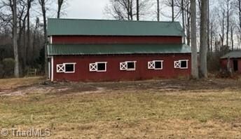 10 stall Horse Barn