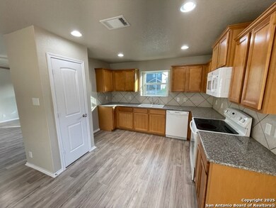 5735 Spanish Flat, San Antonio, TX 78222 - photo 7