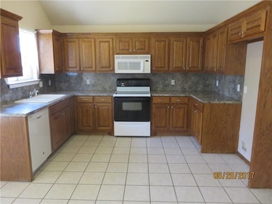 Big, Roomy Kitchen