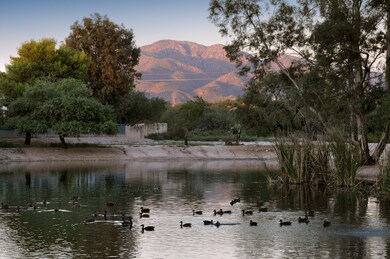 ON THE LAKE WITH MOUNTAIN VIEWS