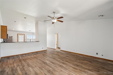 1404 Reavis Crossing, Claremore, OK 74019 - photo 6