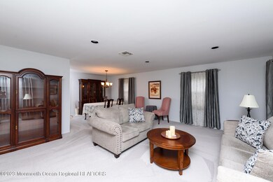 10 Ivanhoe Ln, Matawan, NJ 07747 - photo 7