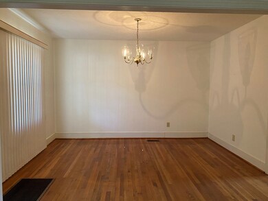 Dining room from livingroom 