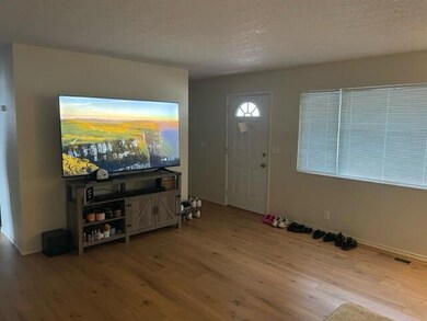 217 NE Savage St, Grants Pass, OR 97526 - photo 4