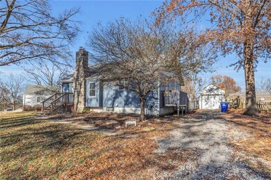 12753 Circle Dr, Shawnee, KS 66216 - photo 2