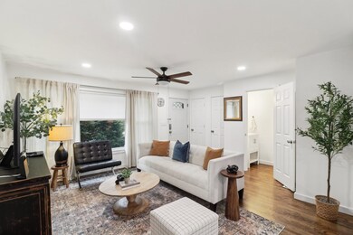 unlisted-address, Chicago, IL 60618 - photo 2