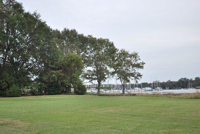 4300 Lakeside Dr unit 18, Jacksonville, FL 32210 - photo 2