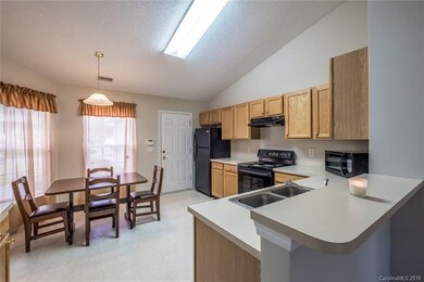 Eat-in Kitchen/Dining Area